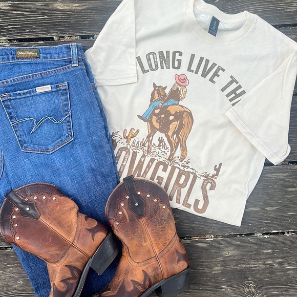 Tops - #25 NWOT LONG LIVE THE COWGIRL CREAM T SHIRT